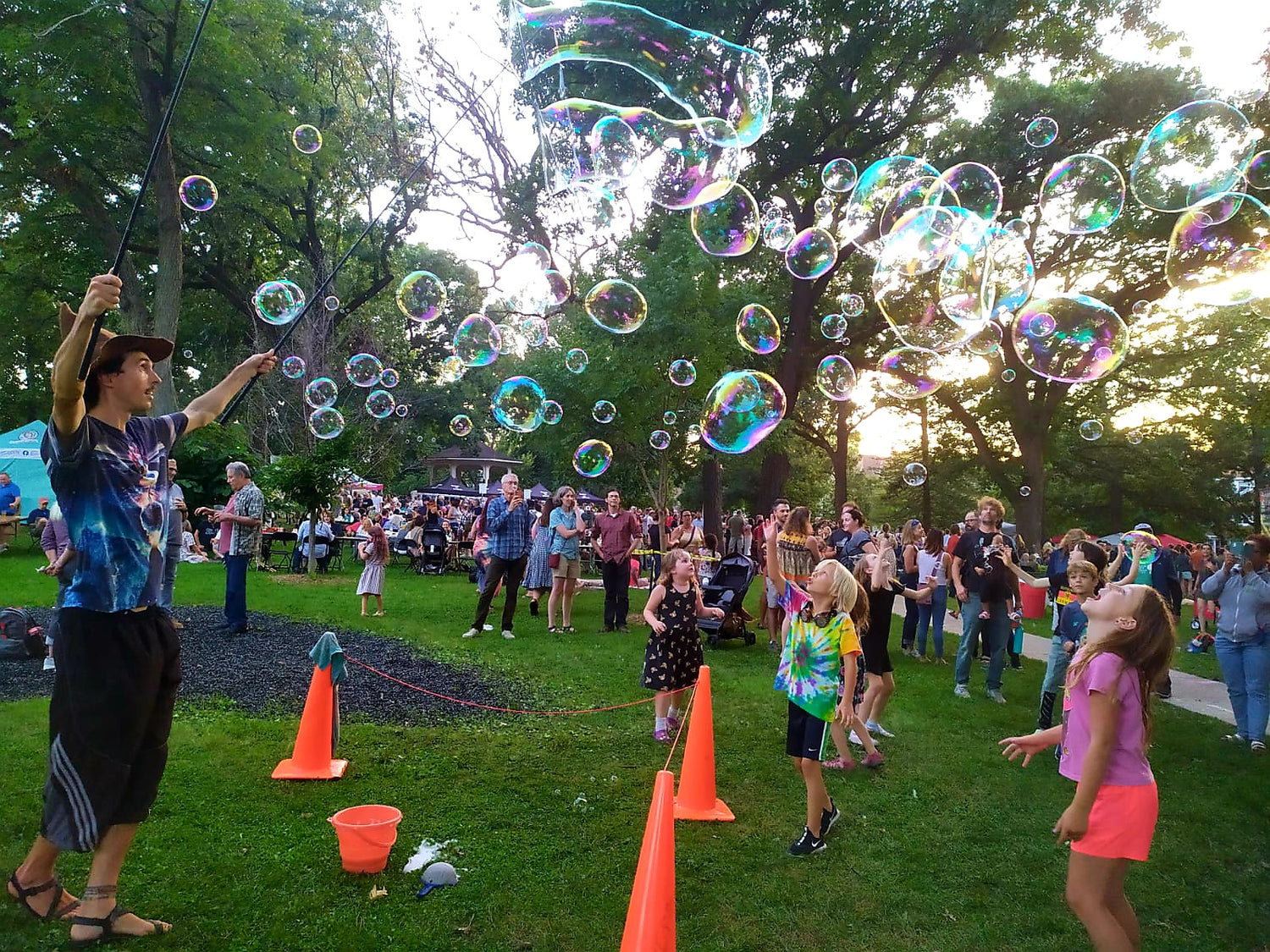 Magical Bubbles professional performances and toys soap bubble powder